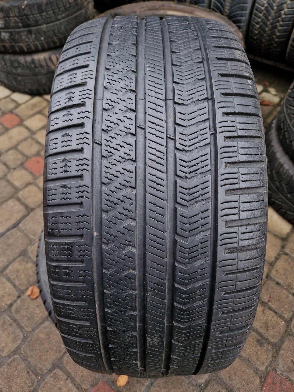 в б/у 245/40R18 Vredestein Quatrac 5 2718 5мм