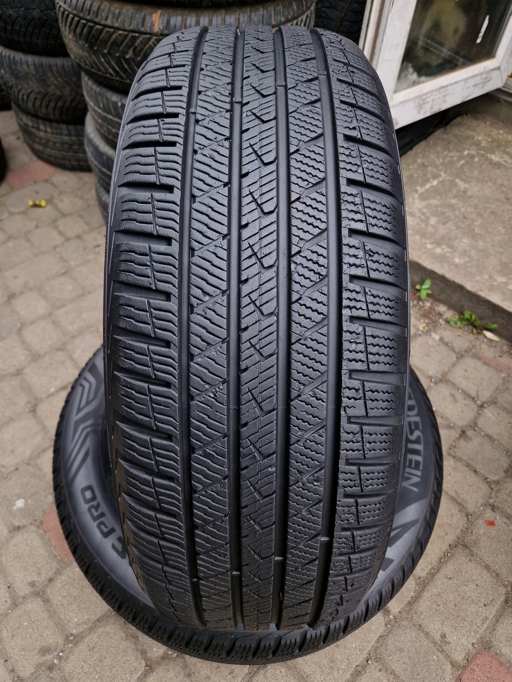 в б/у 225/60R18 Vredestein Quatrac Pro 4720 6.5-7мм