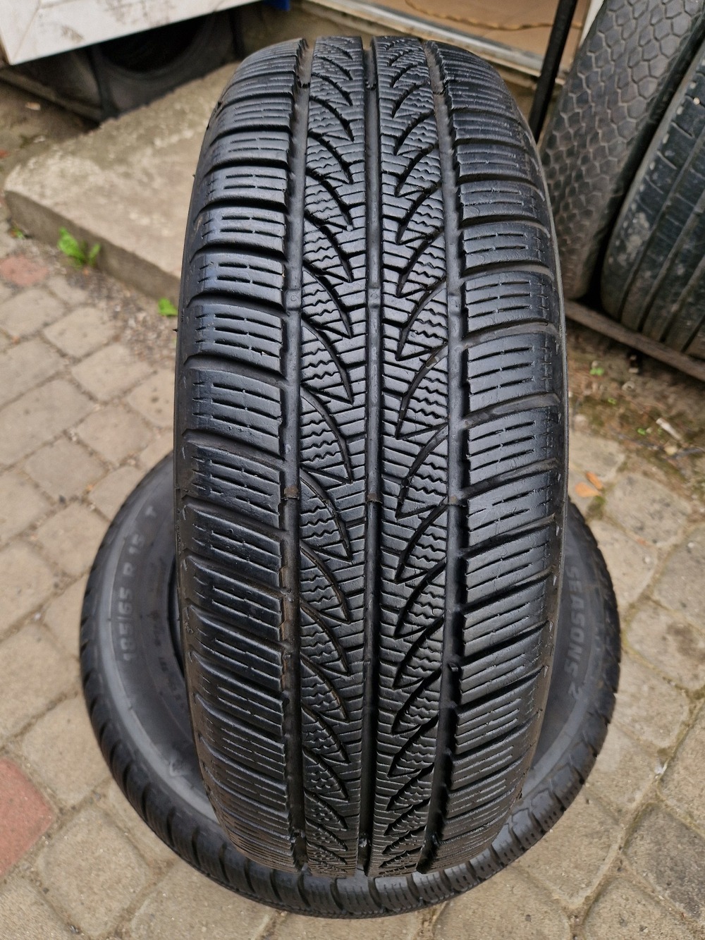 в б/у 185/65R15 PointS 4 Seasons 2 4619 7.5мм