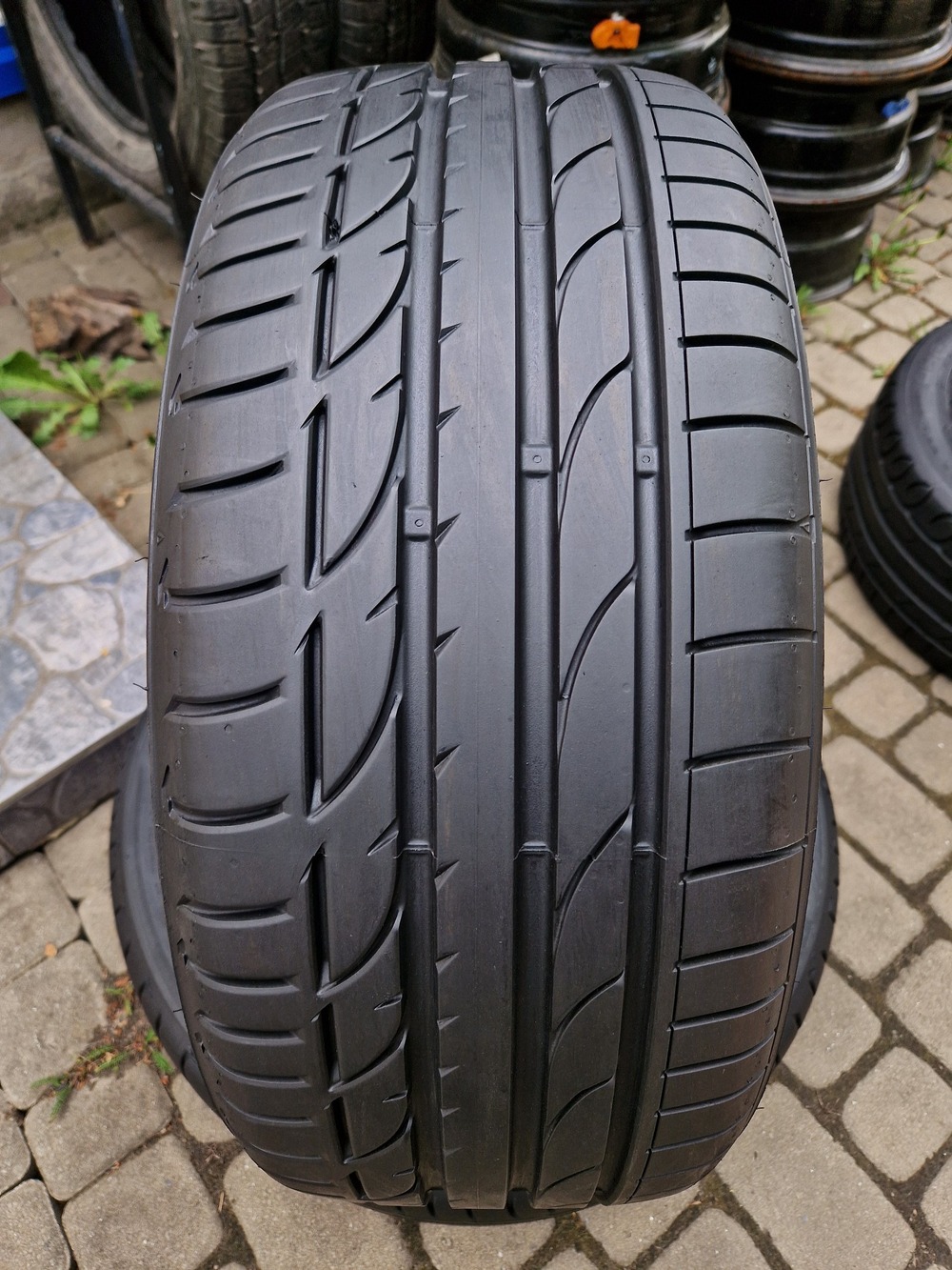 л б/у 225/40R19 Bridgestone Potenza S001 0820  7,5-8мм