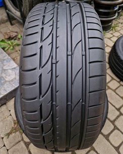 л б/у 225/40R19 Bridgestone Potenza S001 0820  7,5-8мм
