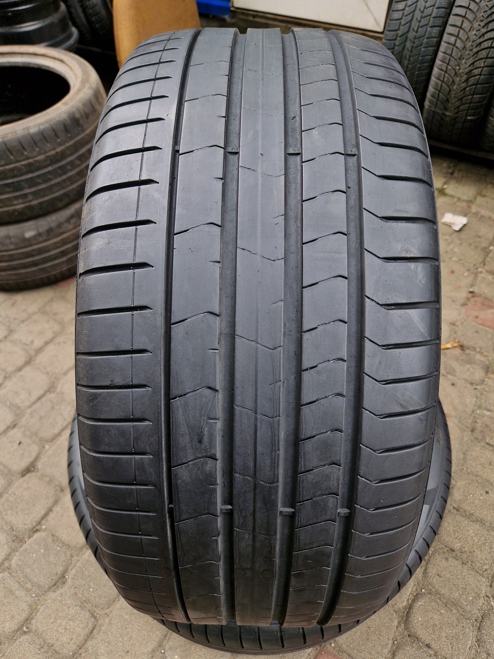 л б/у 275/40R20 Pirelli PZero PZ4 RFT 0818 5,5-6мм