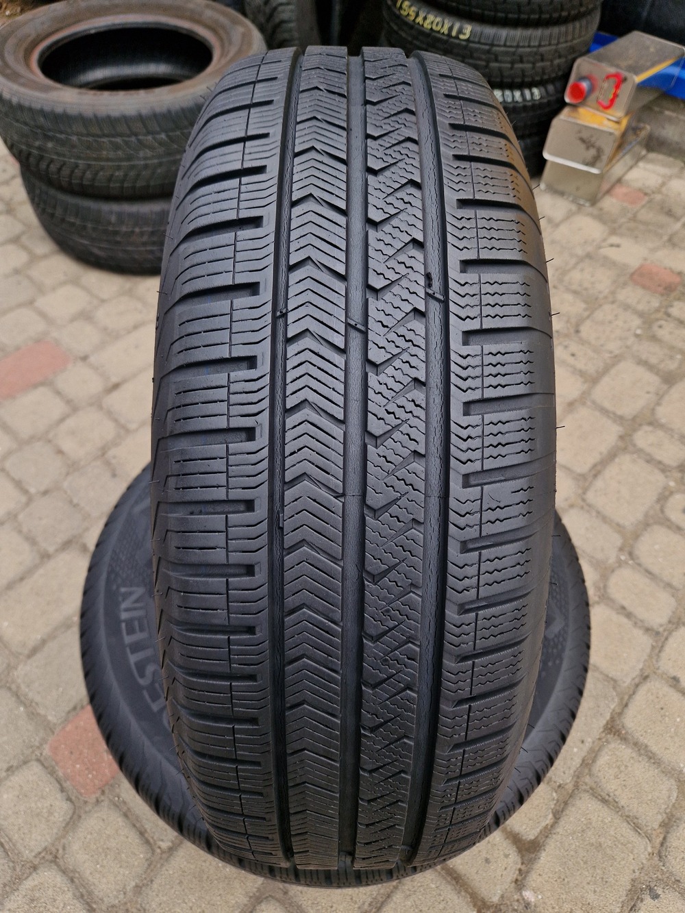 в б/у 215/70R16 Vredestein Quatrac 5 5119 6.5мм