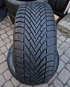 з б/у 205/55R16 Pirelli Cinturato Winter K1 3216 6.5-7мм