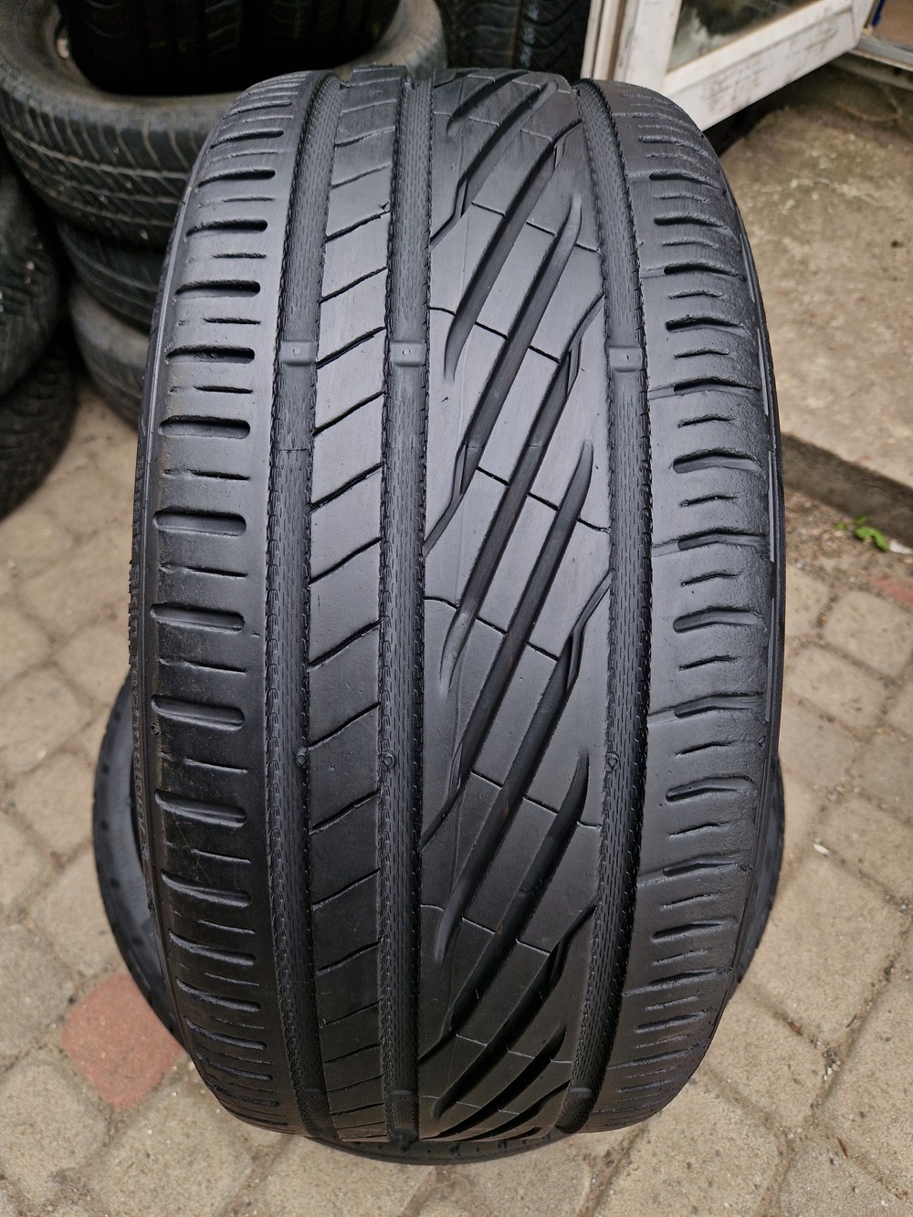 л б/у 225/35R19 Uniroyal RainSport 5 0122 5-6мм