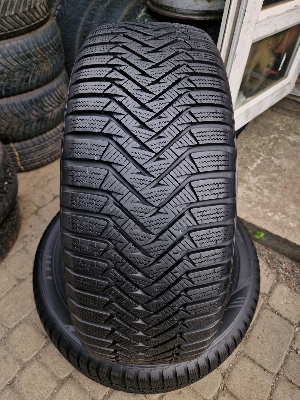з б/у 235/55R18 Laufenn i FIT LW31 4024 7-7.5мм