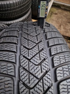 з б/у 225/55R17 Pirelli Winter Sottozero 3 MO 2424 7.5-8мм