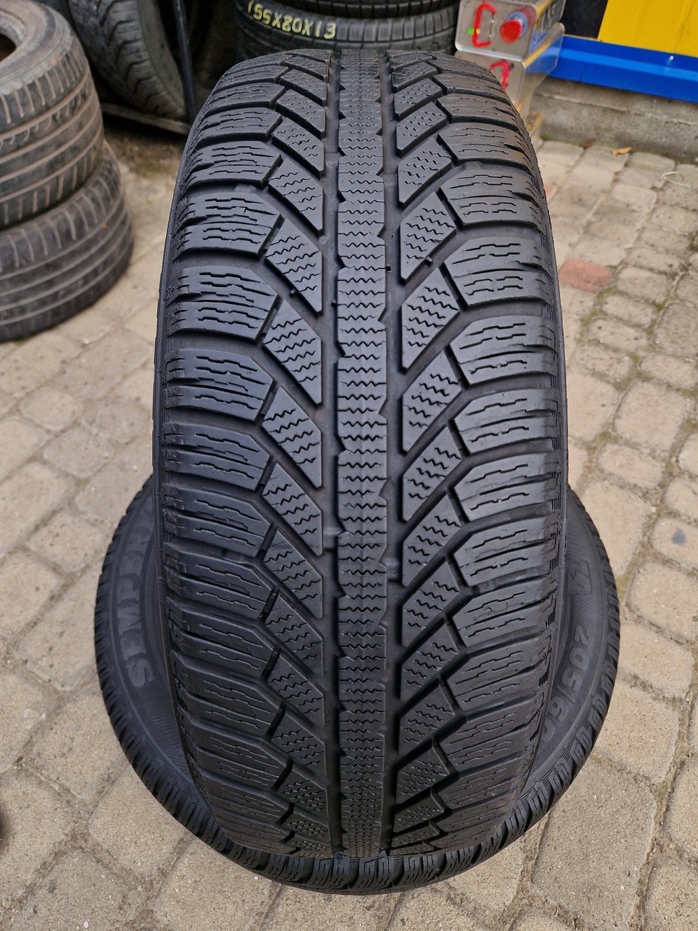 з б/у 205/60R16 Semperit Master-Grip 2 2418 5.5-6мм