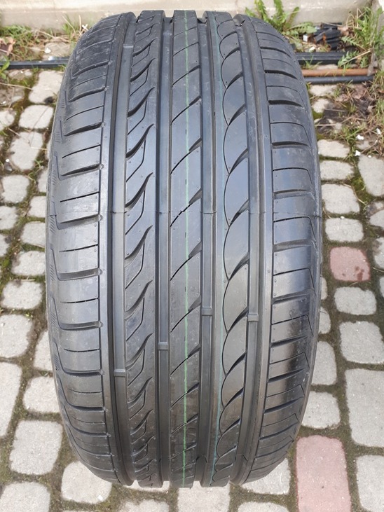 л н 235/45R17 Delinte DH2 0817