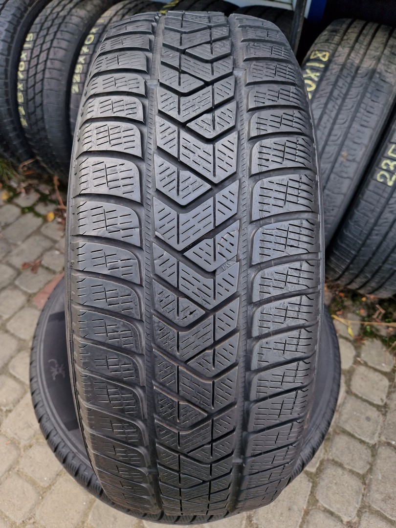 з б/у 215/65R17 Pirelli Scorpion Winter 4018 5.5-6мм