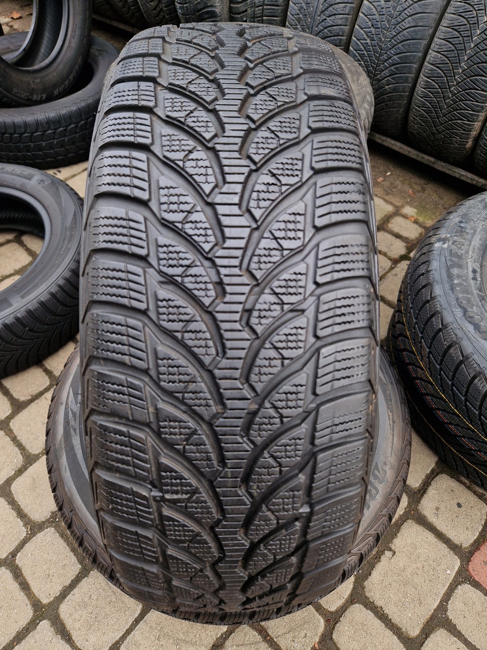 з б/у 205/60R16 Bridgestone Blizzak LM-32 4014 7-7.5мм