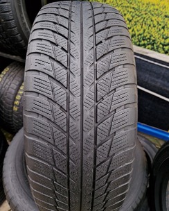 з б/у 205/60R17 Bridgestone Blizzak LM001 4817 4.5-5мм