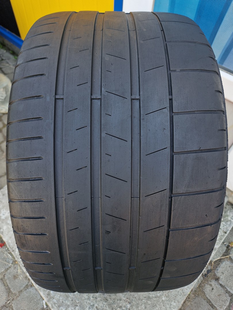 л б/у 305/30R20 Pirelli PZero PZ4 4319 4-4.5мм