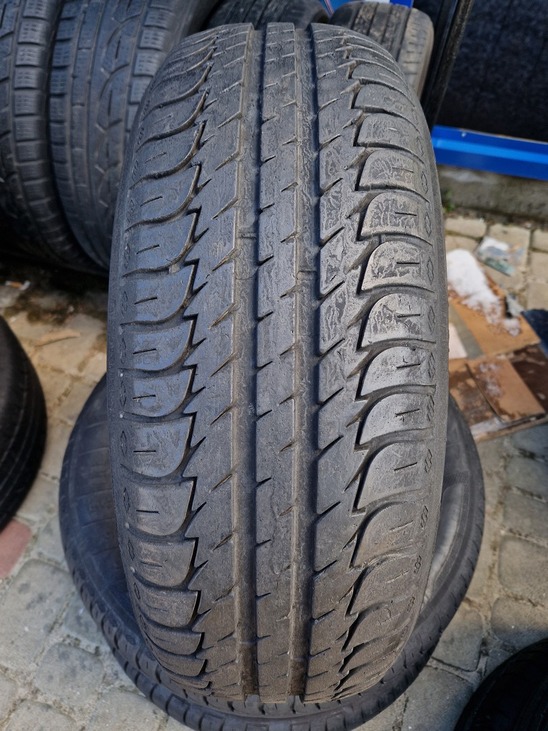 л б/у 185/65R15 Kleber Dynaxer HP3 0515 5.5мм