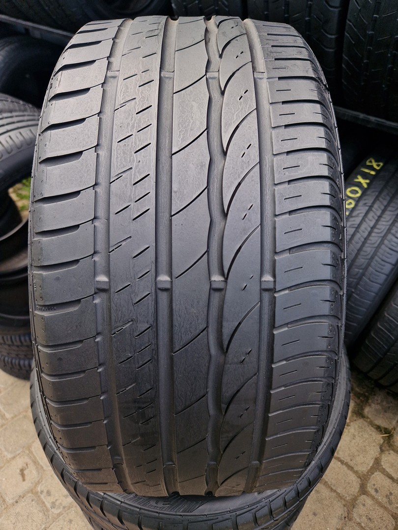 л б/у 235/40R17 Barum Bravuris 2
