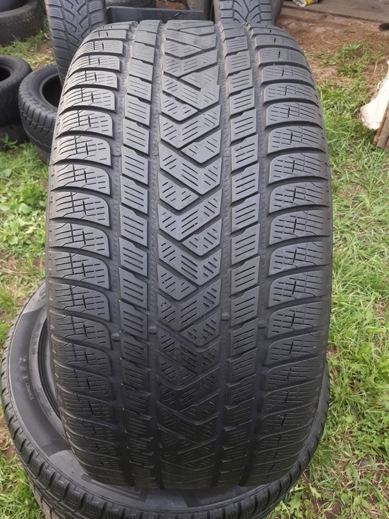з б/у 295/40R20 Pirelli Scorpion Winter