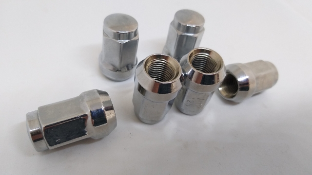 Гайка закрита 12х1,25х35 кл.17 конус (хром)