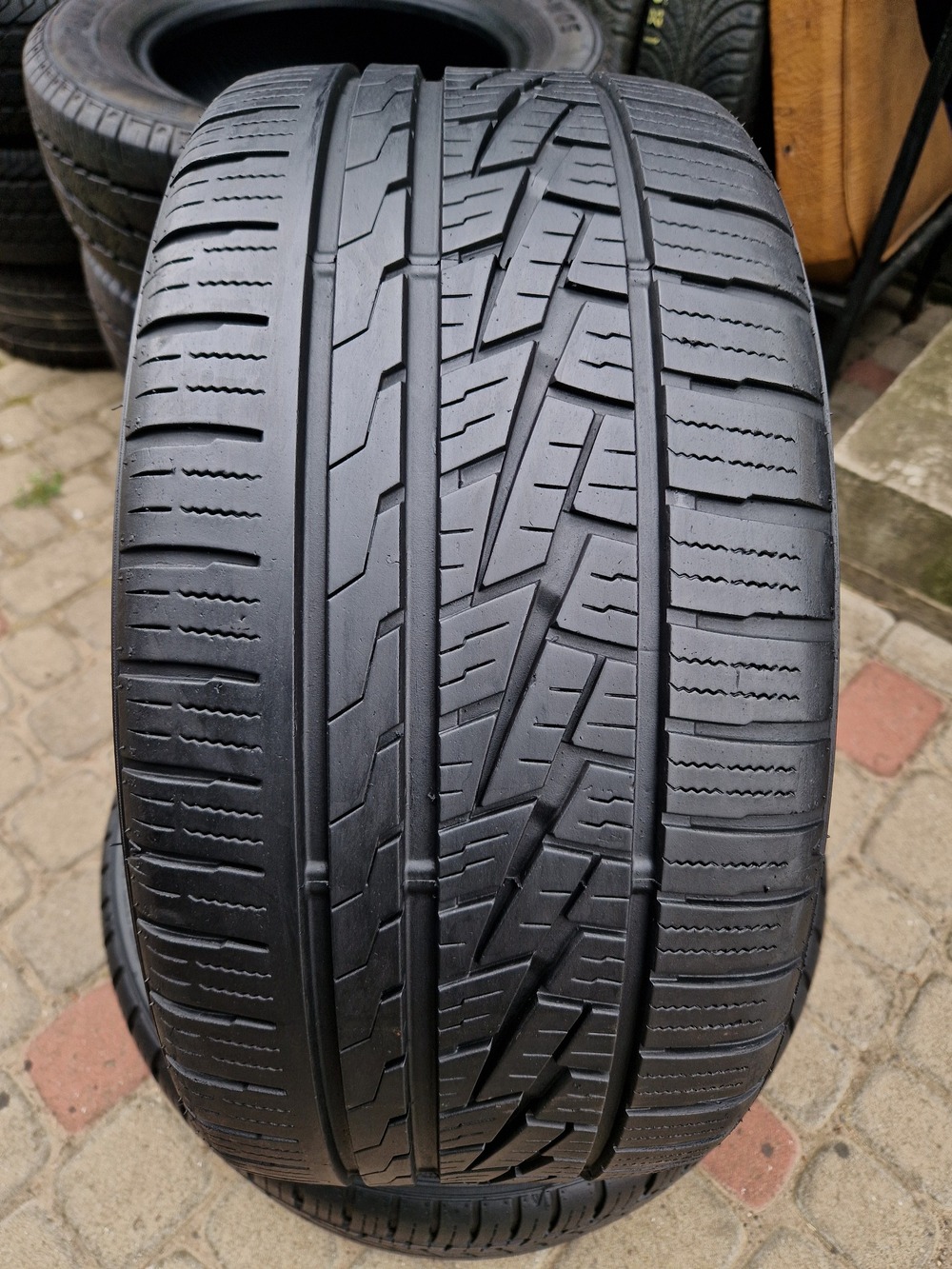 в б/у 255/35R18 Sumitomo HTR A/S P02 3516 4.5-5.5мм
