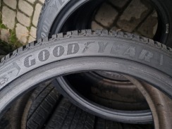 з б/у 235/40R18 Goodyear UltraGrip 8 Performance 4214 5.5мм. Фото 7