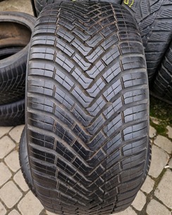 в б/у 225/45R17 Continental AllSeasonContact 4118 6.5-7мм