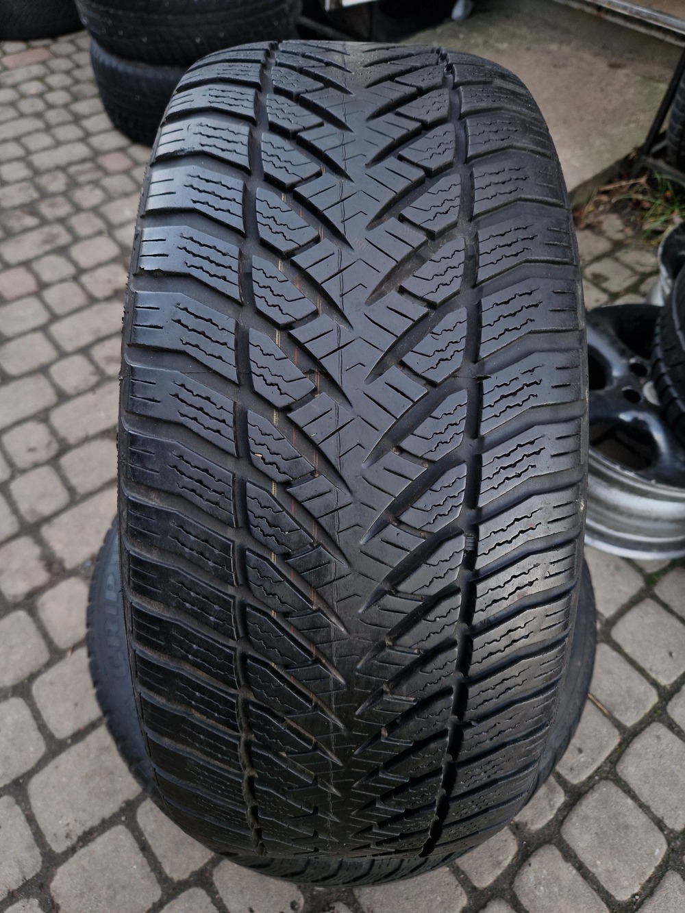 з б/у 225/50R17 Goodyear Eagle Ultra Grip GW-3 RFT 13/14 5.5-6.5мм