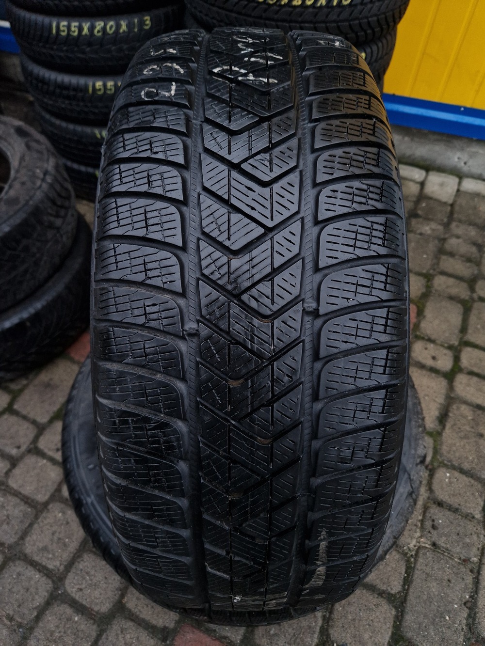 з б/у 235/60R17 Pirelli Scorpion Winter 4719 6-7мм