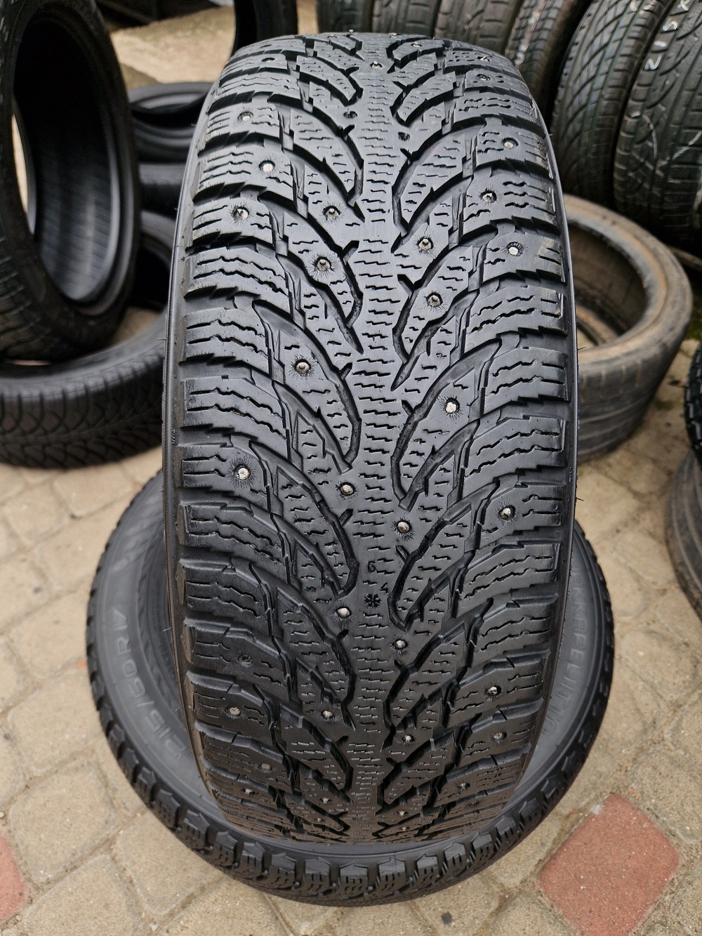 з б/у 215/60R17 Nokian Hakkapeliitta 9 SUV (шип) 3718 6.5-7мм; 7.5-8мм