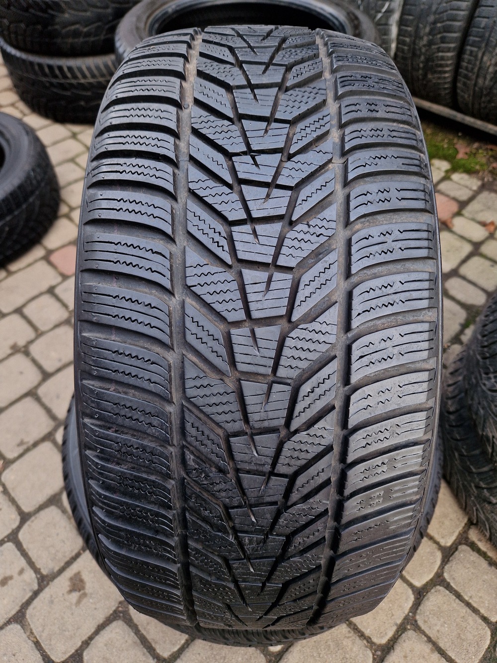 з б/у 235/40R18 Hankook Winter I*Cept Evo3 W330 1922 6.5-7.5мм