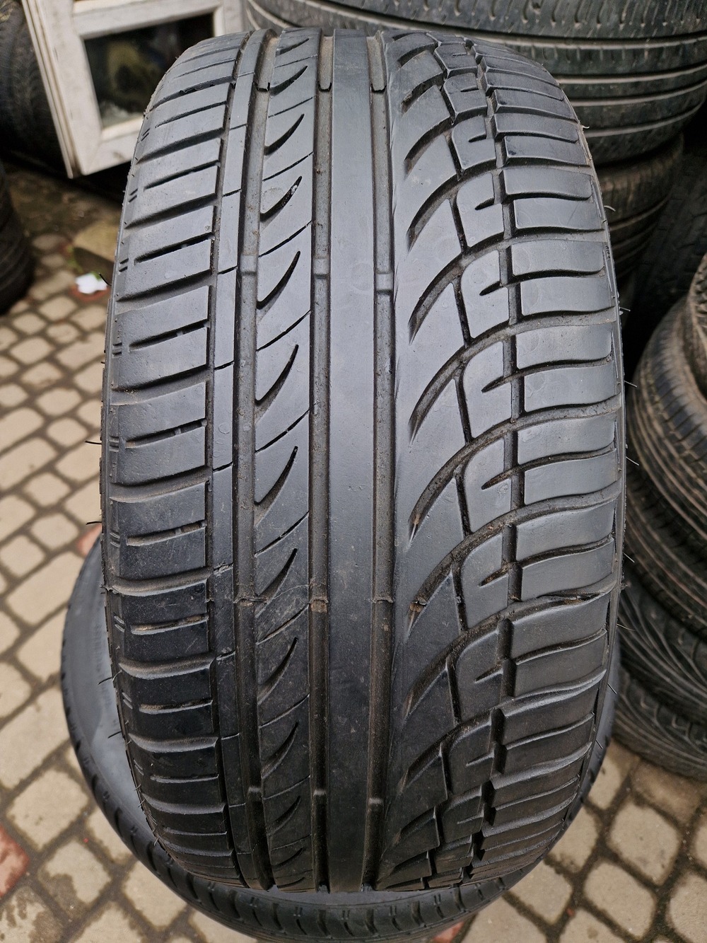 л б/у 225/40R18 Fullway HP108 4213 5.5мм