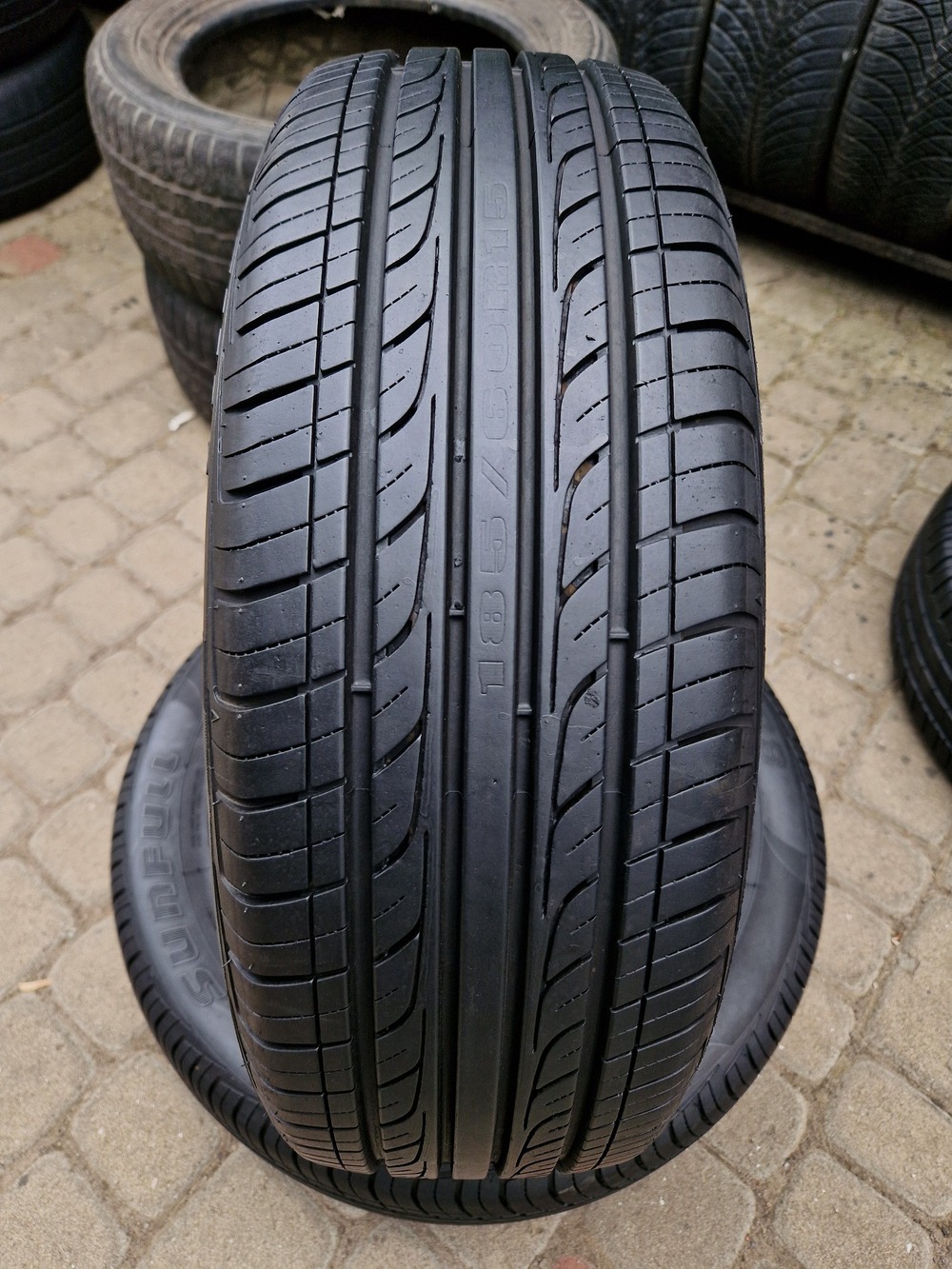 л б/у 185/60R15 Sunfull SF-688 4518 7мм