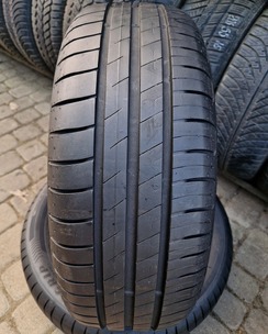 л б/у 195/60R15 Goodyear EfficientGrip Performance 0517 6-7мм