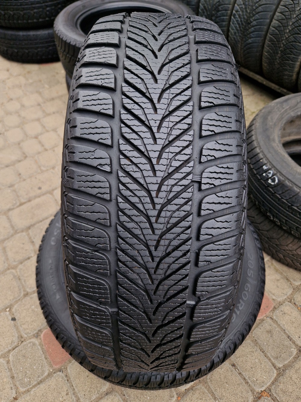 з б/у 205/60R16 Sava Eskimo HP 1315 4.5мм; 6-6.5мм