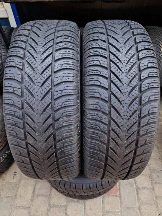 БУ резина 215 60 R16