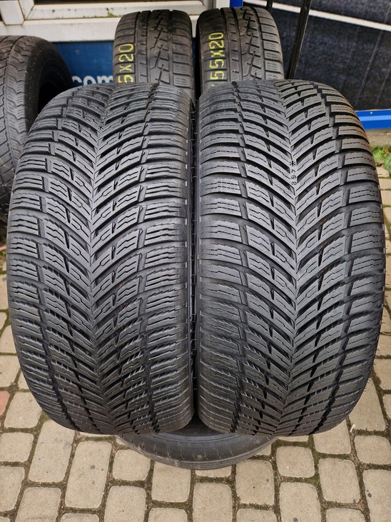 Шины 225 40 R18 лето Б/У